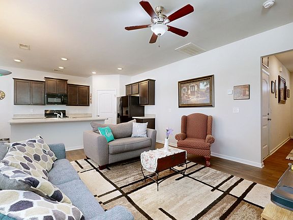 4th image of 9023 Fenton Rd