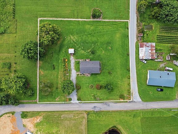 5th image of 2060 Fishpond Rd