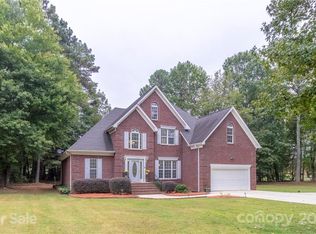 8200 Renee Dr, Charlotte, NC 28216