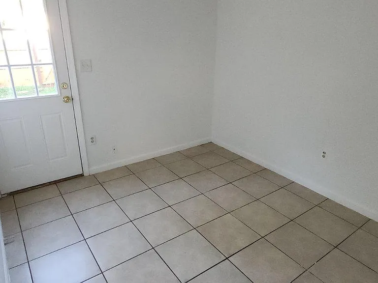10193 Farragut Ct — Photo 16