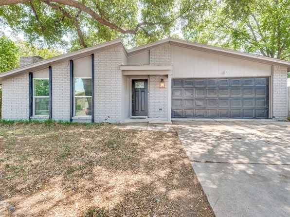 700 Foxford Trl, Arlington, TX 76014