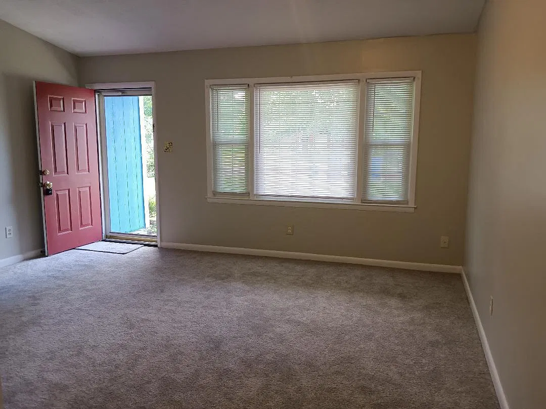 3 bed, 1.5 bath, 1128 sqft, $1,400 — Photo 4