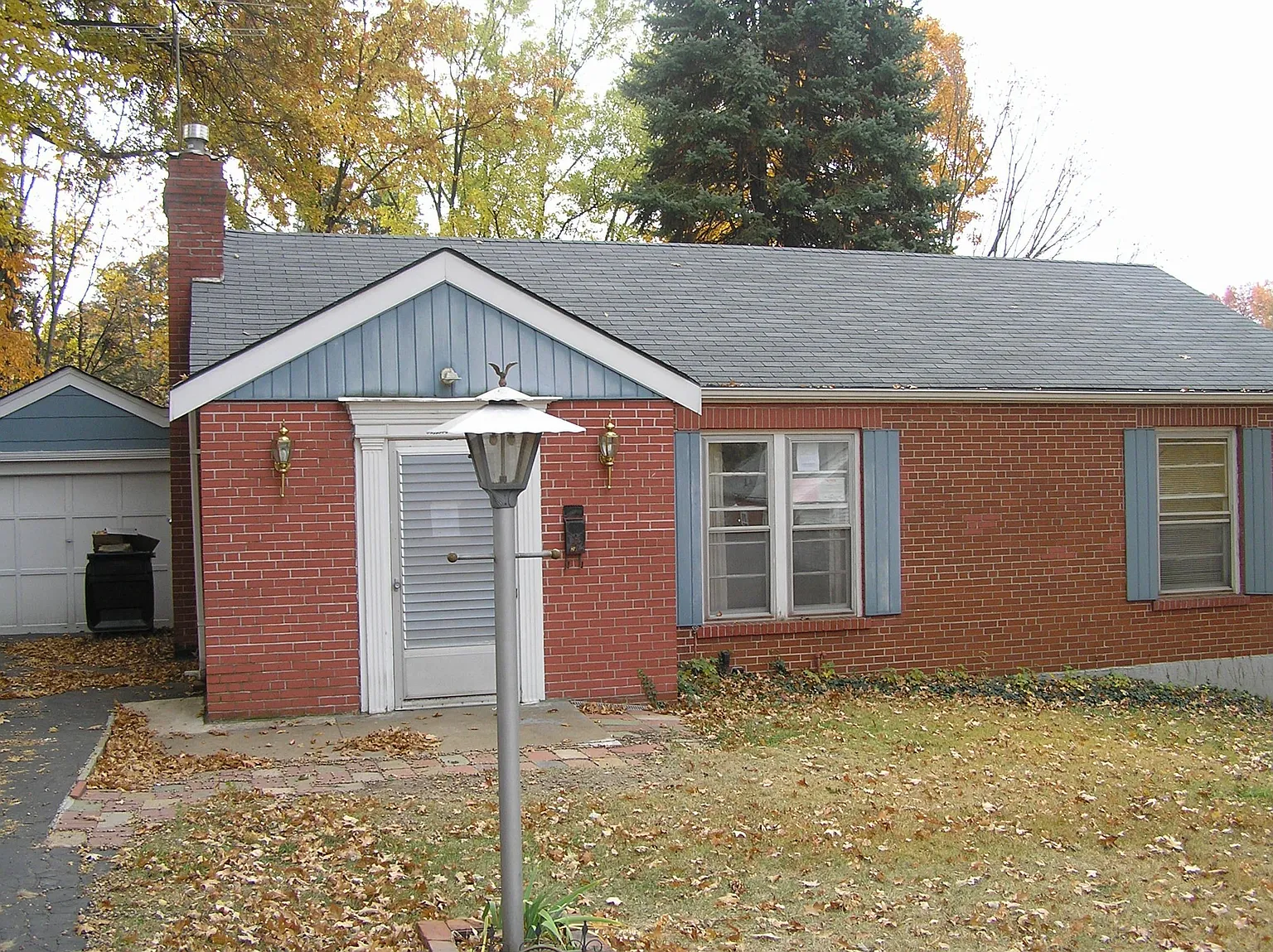 206 Moundale Dr photo 1