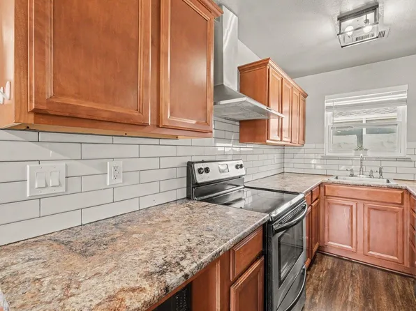 225 E 8th Ave #F-F11, Longmont, CO 80504