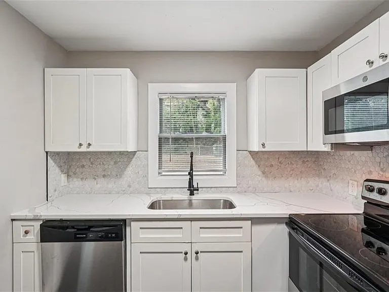 172 Meador Way SE — Photo 10