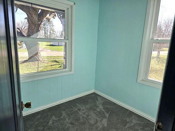 5th image of 119 E Park St
