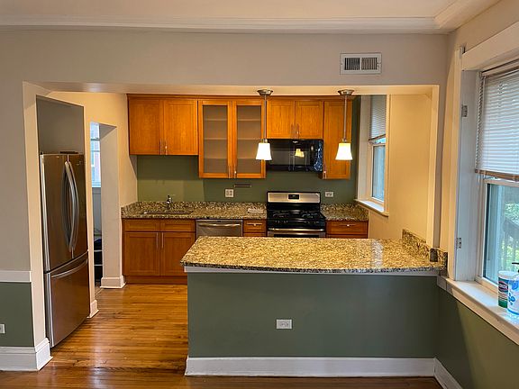 2nd image of 5435 S Woodlawn Ave APT 2
