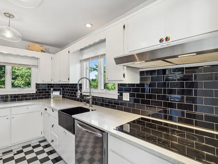 323 Marine Blvd — Photo 12