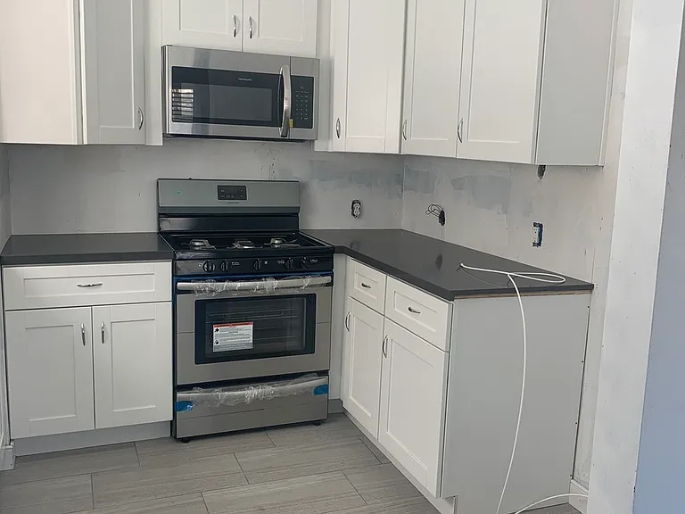 502 E Hurst St #B — Photo 1
