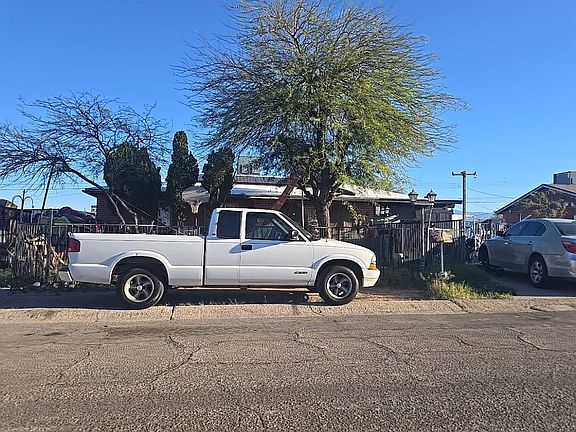 2nd image of 5819 E Calle Silvosa