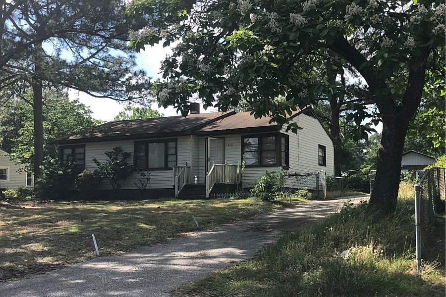 2nd image of 1008 Sandalwood Dr