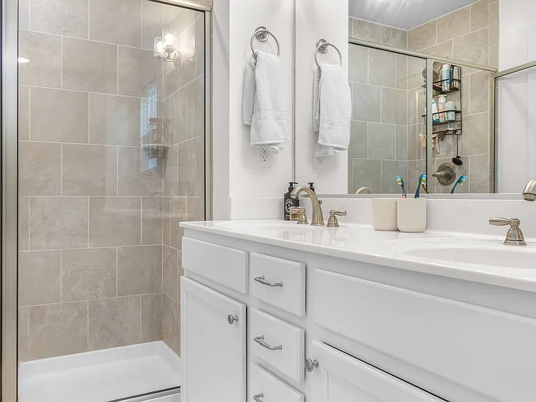 1545 Ocean Garden St — Photo 5