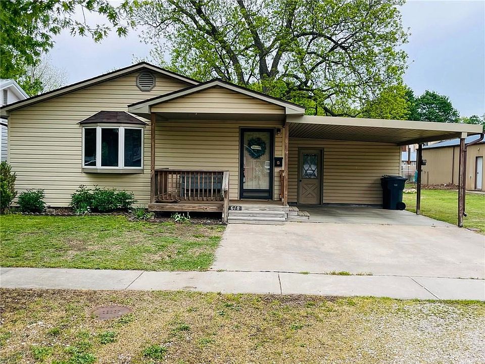 618 Iowa St, Oswego, KS 67356 Zillow