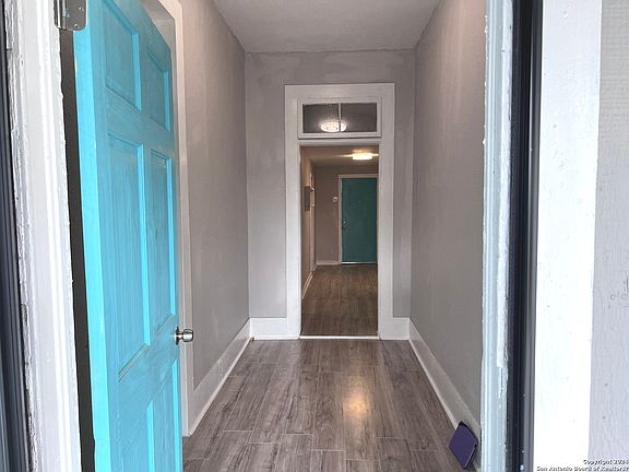 3rd image of 2219 SAUNDERS AVE