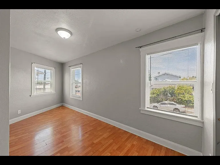 1914 51st Ave #1914 — Photo 11