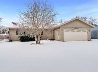 10124 Asbury Ln, Machesney Park, IL 61115