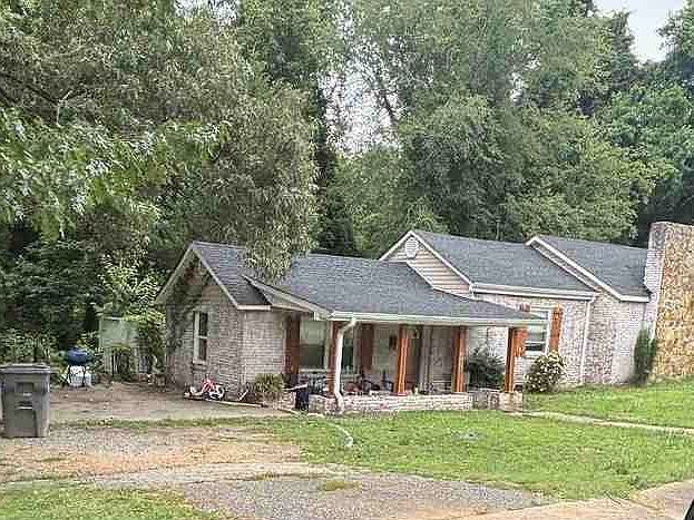 2nd image of 582 Wildwood Dr