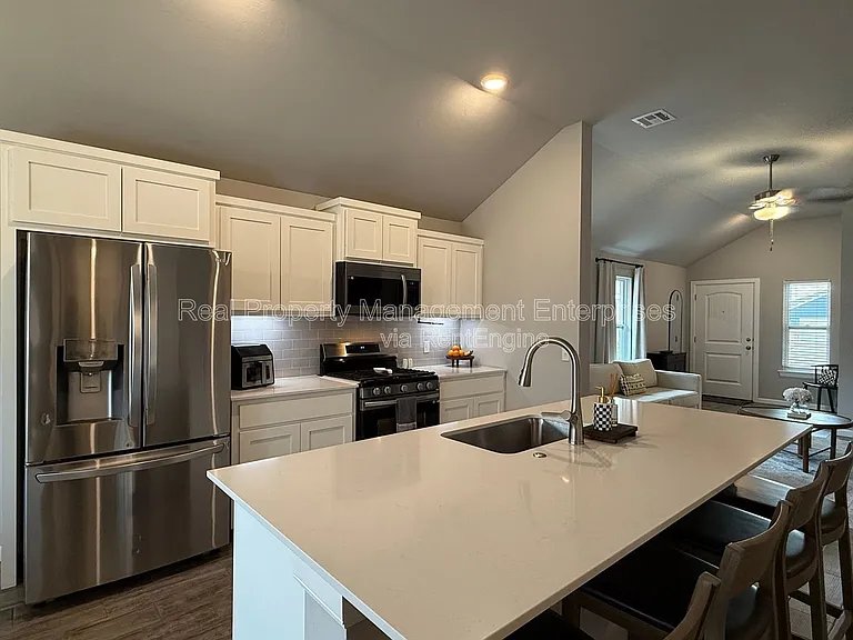 4612 Prominence Dr — Photo 4
