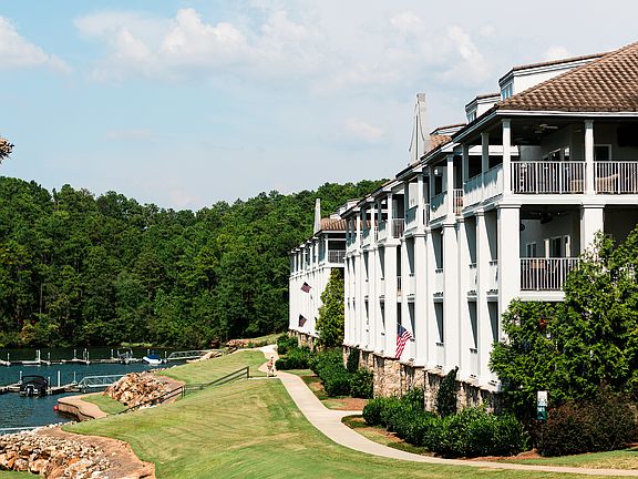5th image of 230 Crowne Pointe Rd