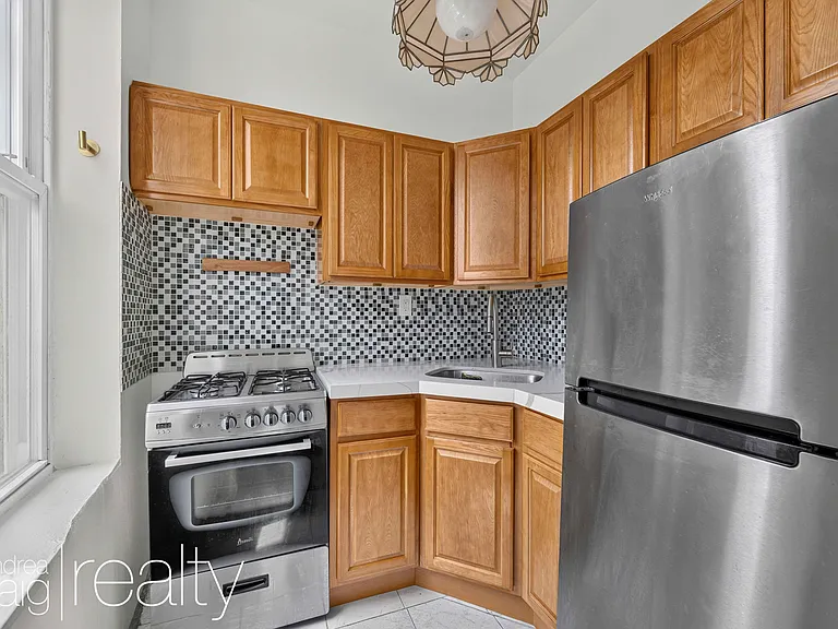 353 Smith St #1 — Photo 4