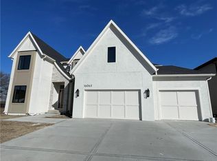 16063 S Twilight Ln, Olathe, KS 66062