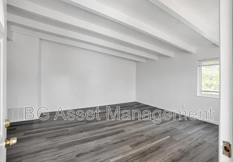 1588 Ridgecrest Rd — Photo 9