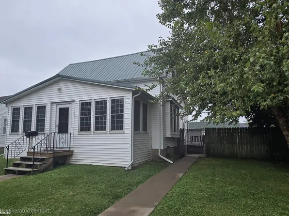 809 Hedge Ave, Burlington, IA 52601