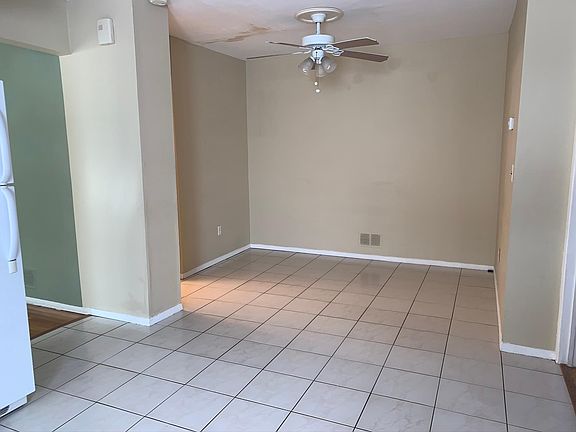 3rd image of 423 Klondike Ave #1