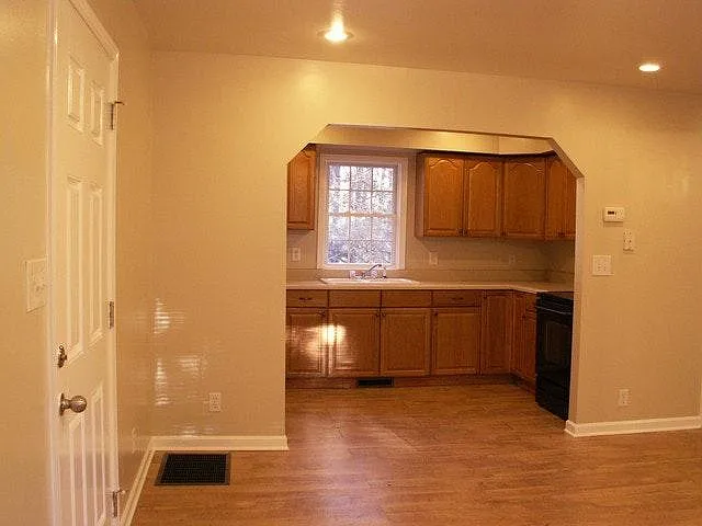 2 bed, 864 sqft, $1,350 — Photo 1