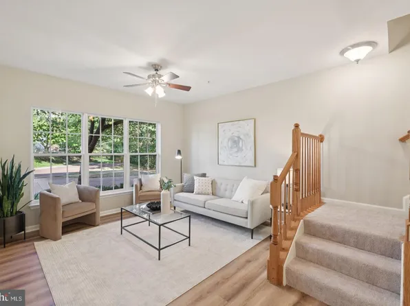 6103 Aster Haven Cir, Haymarket, VA 20169