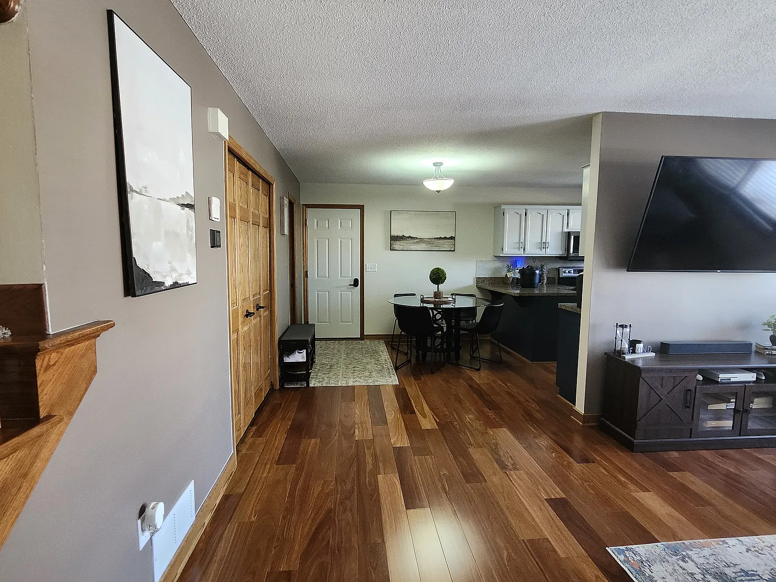 2 bed, 1.5 bath, 1122 sqft, $2,125 — Photo 3