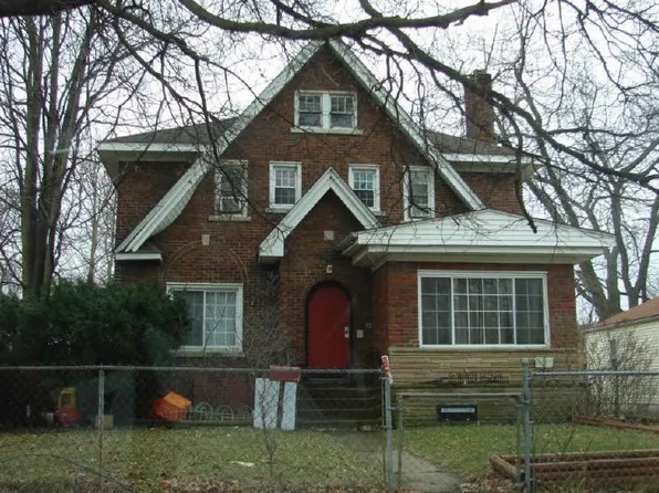 152 Beach St, Pontiac, MI 48342