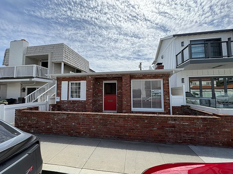 1117 W Bay Ave #A — Photo 1