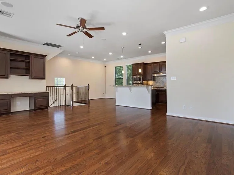 5503 Livorno Way — Photo 11