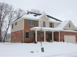 901 Old Nursery Trl, Troy, OH 45373