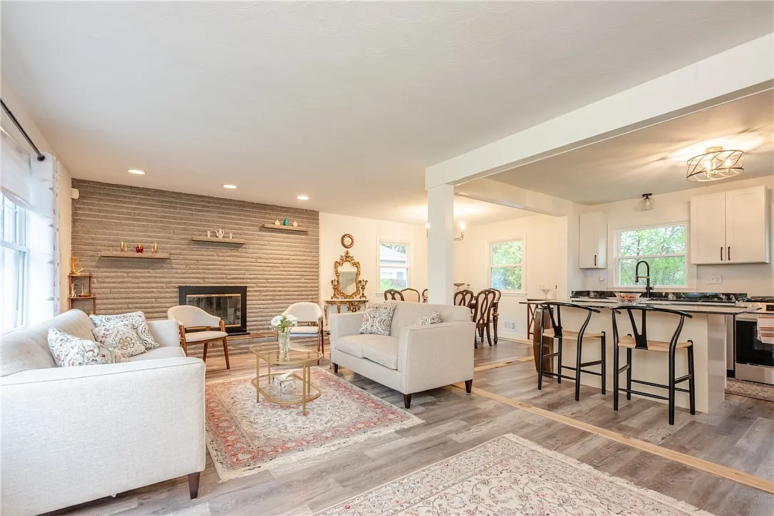 3 bed, 1.5 bath, 1488 sqft, $2,600 — Photo 4