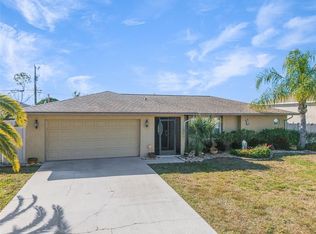 322 NE 29th Ter, Cape Coral, FL 33909