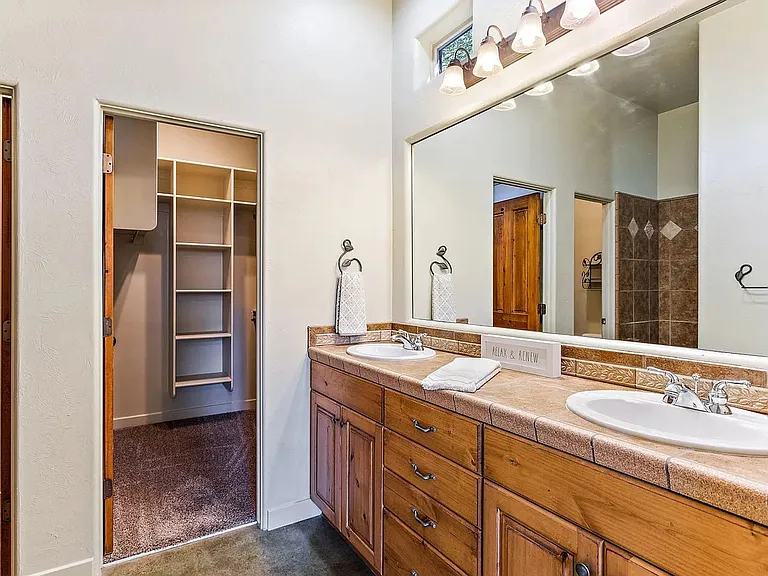 538 S 1360 W — Photo 10