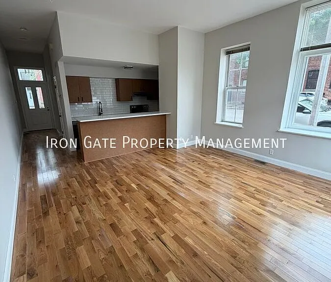 1022 Russell Blvd #B — Photo 2