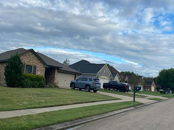 5th image of 515 Oleander St
