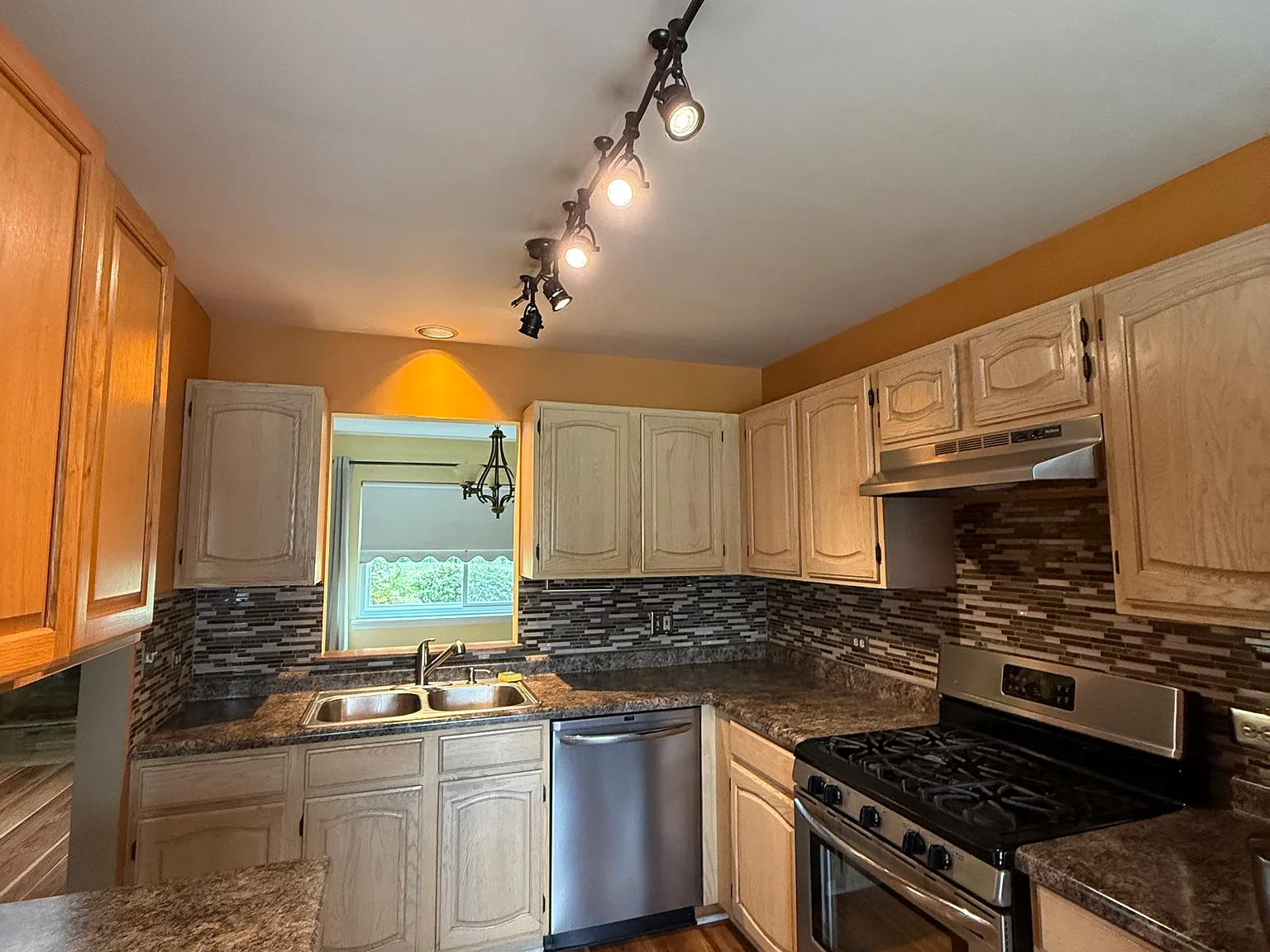 5847 Delaware Ave — Photo 3