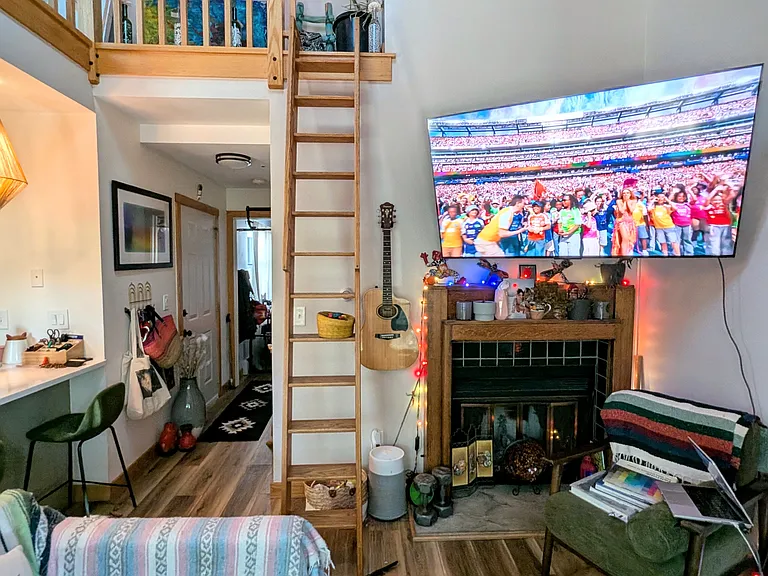 3025 Broadway St #29 — Photo 8