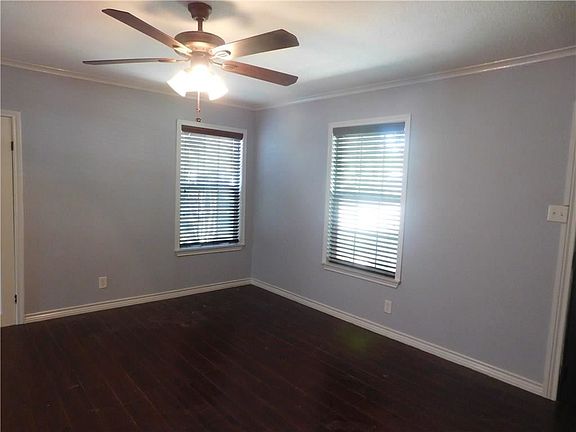 3rd image of 2724 Townsend Dr