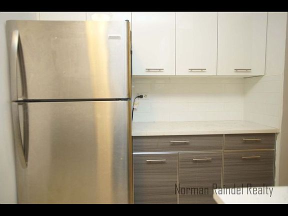 2nd image of 1745 E 12th St #Na