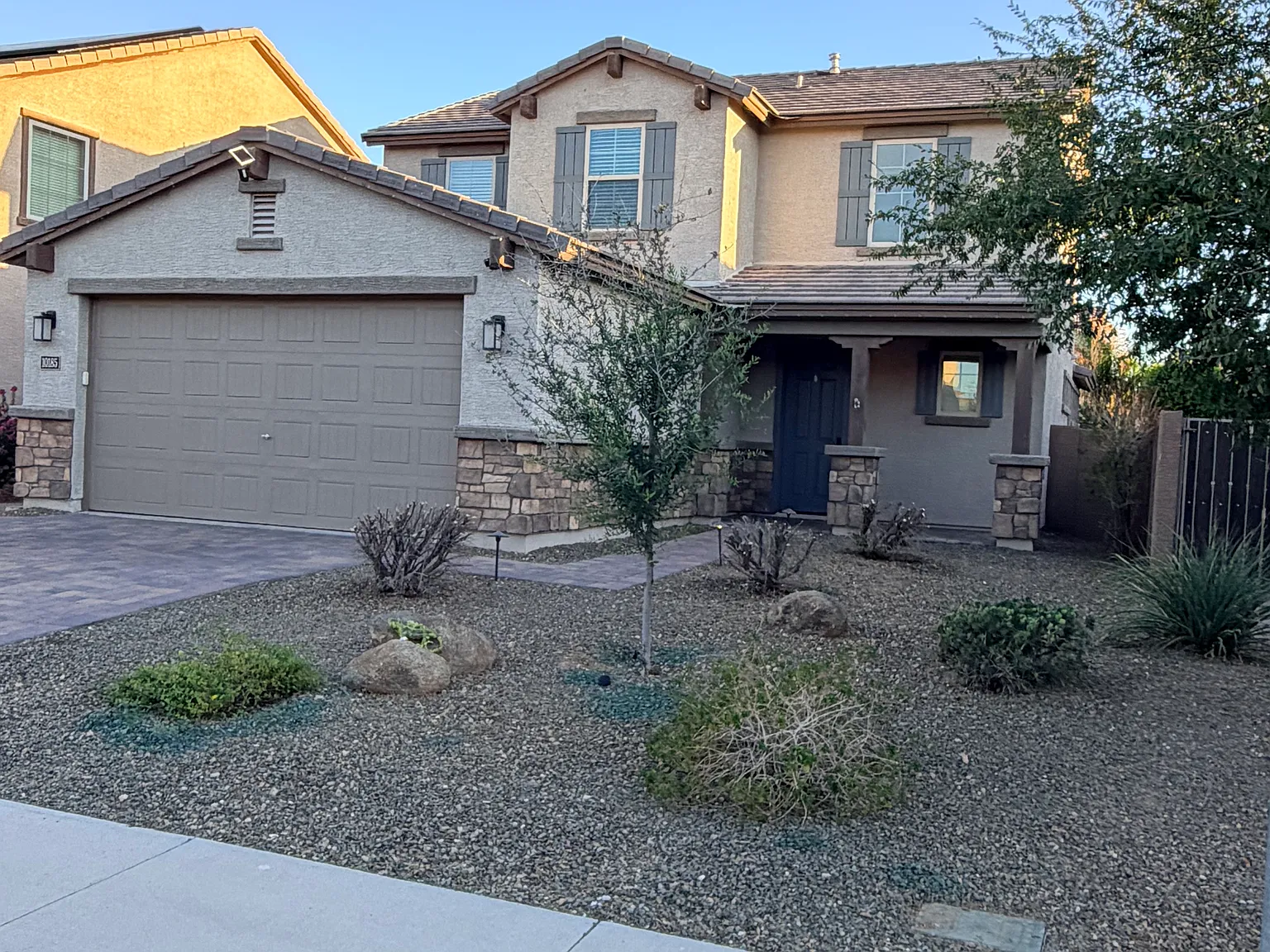 4 bed, 2.5 bath, 2331 sqft, $2,500 — Photo 2