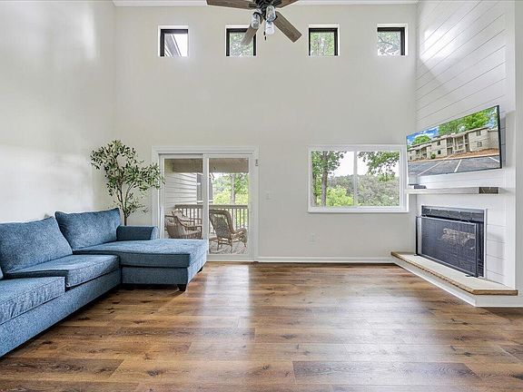 5th image of 289 Shoreline Marina Cir #210