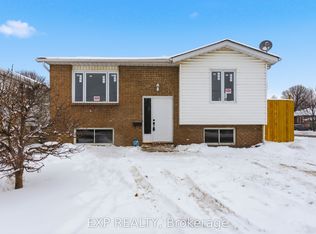 136 N Murray St, Quinte West, ON K8V 5P4