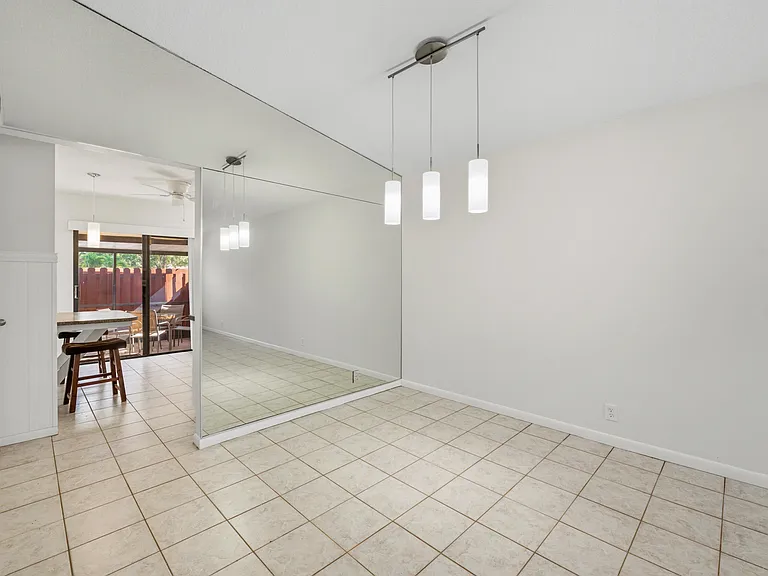 7916 SE Villa Cir — Photo 7