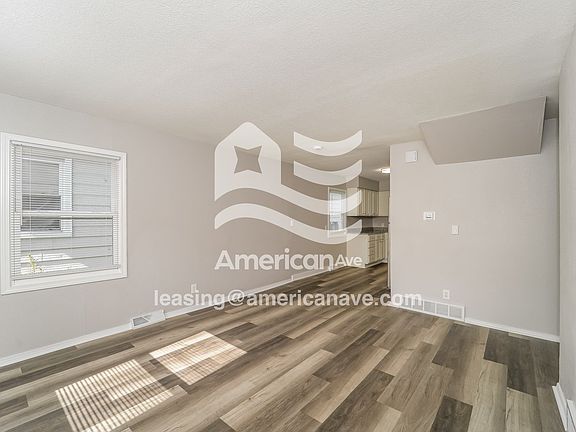 1592183_005_wm_-_living_room_12912948.jpg