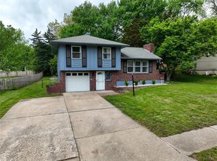 7522 N Lydia Ave, Gladstone, MO 64118